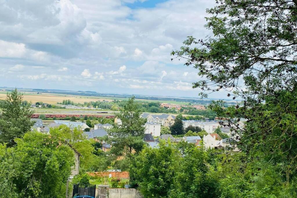 Appartement Jolie Vue Лаон Екстериор снимка